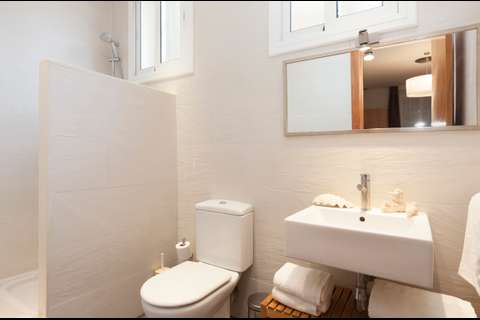Apartments in Barcelona - Bathroom of Sant Pau 5 apartment